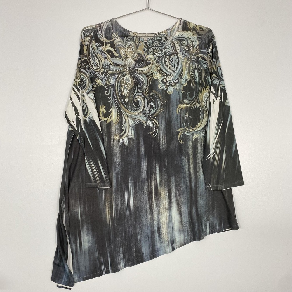 Jess & Jane Shirt Womens 1X Gray Black Paisley Rhinestone Asymmetrical Hem Tunic